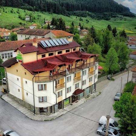 Boryka Family Hotel Asikoria Esterno foto