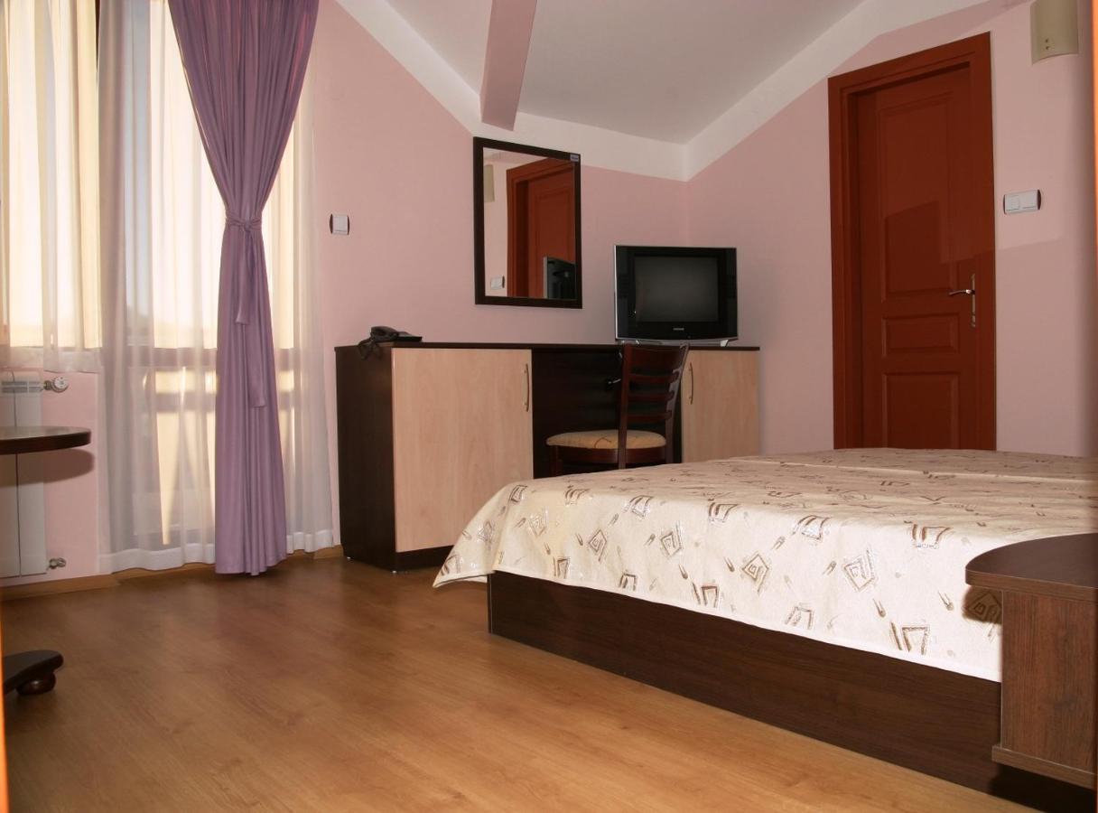 Boryka Family Hotel Asikoria Esterno foto